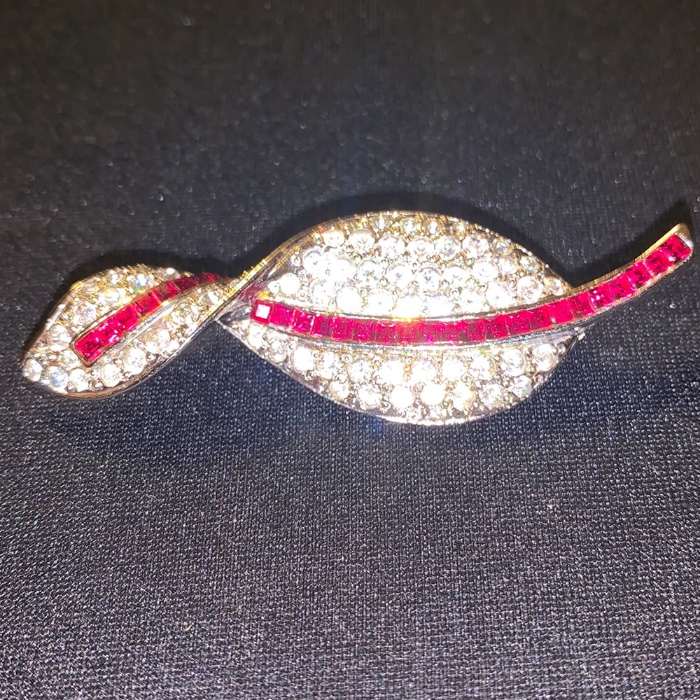 Vintage Leaf Brooch RARE VOGUE BIJOUX